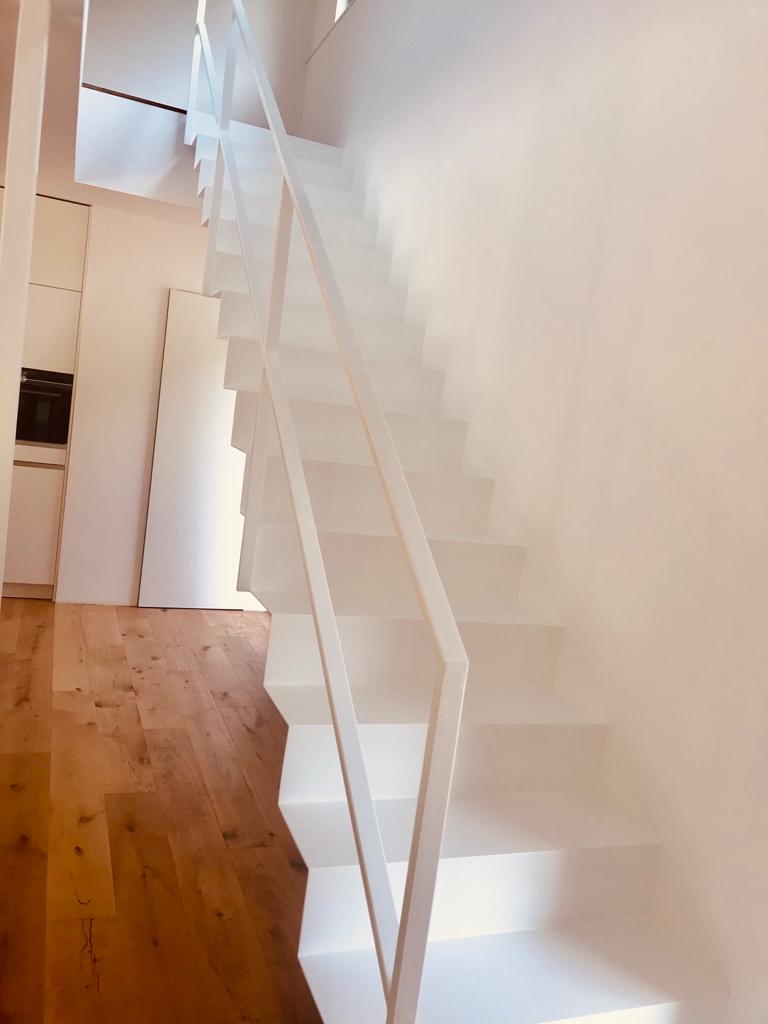 Treppenbau treppe weiss 1