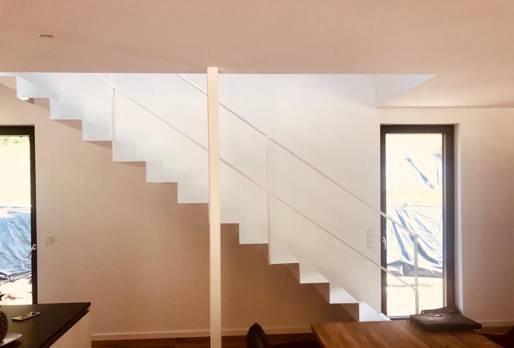 Treppenbau treppe weiss 2